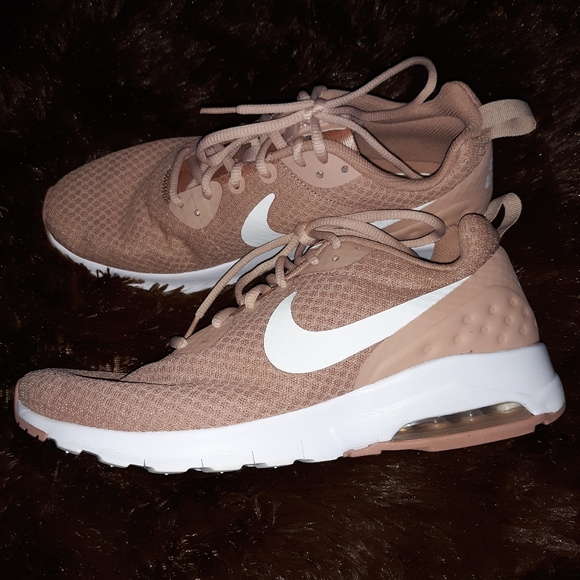 Nike Shoes - Nike Air